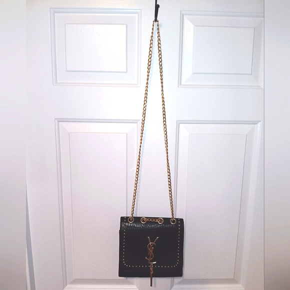 Stylish Bag with Chain Strap Must See - Picture 2 of 8